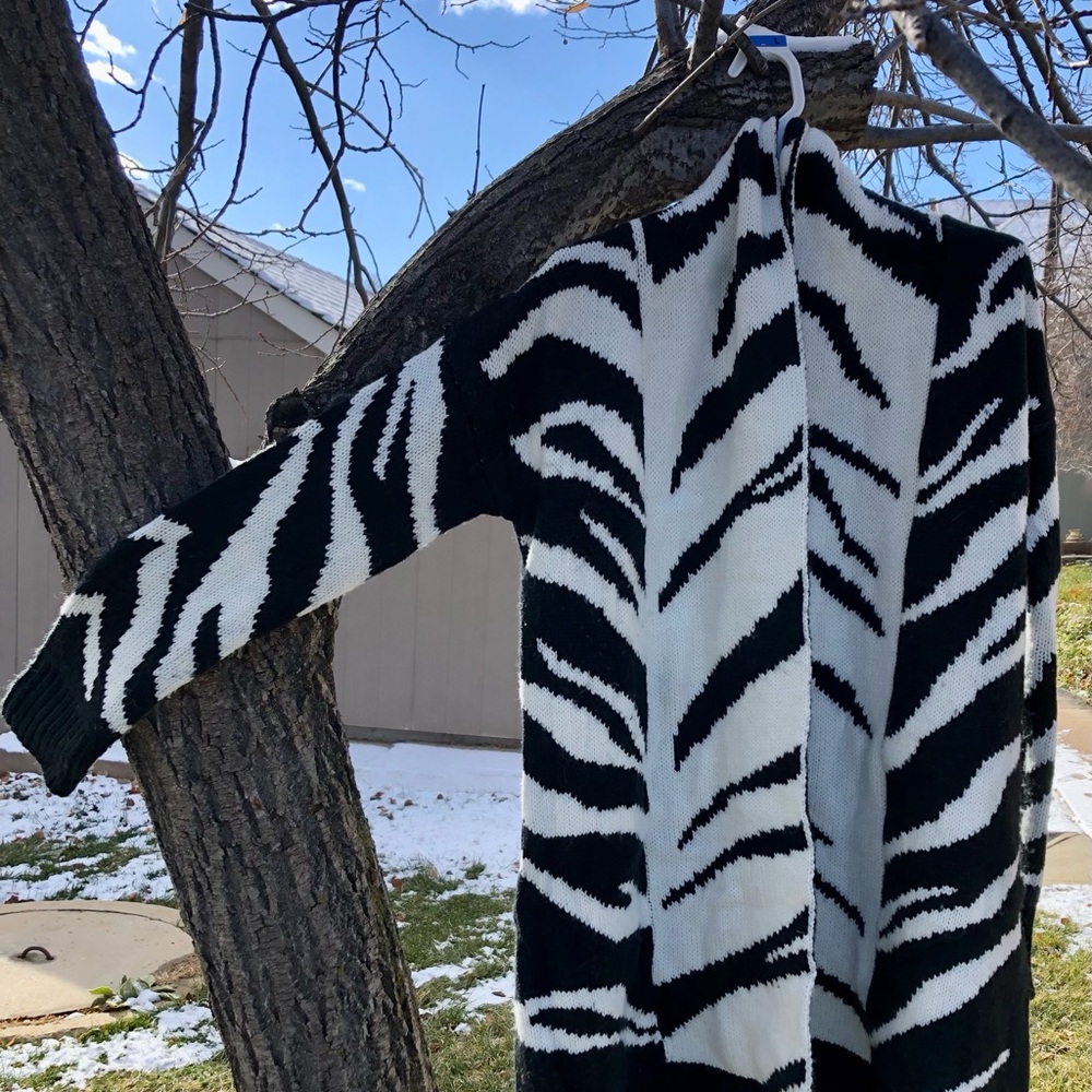 Express Luxurious Black & White Zebra Intarsia Knit Wrap Cardigan, Size S/P